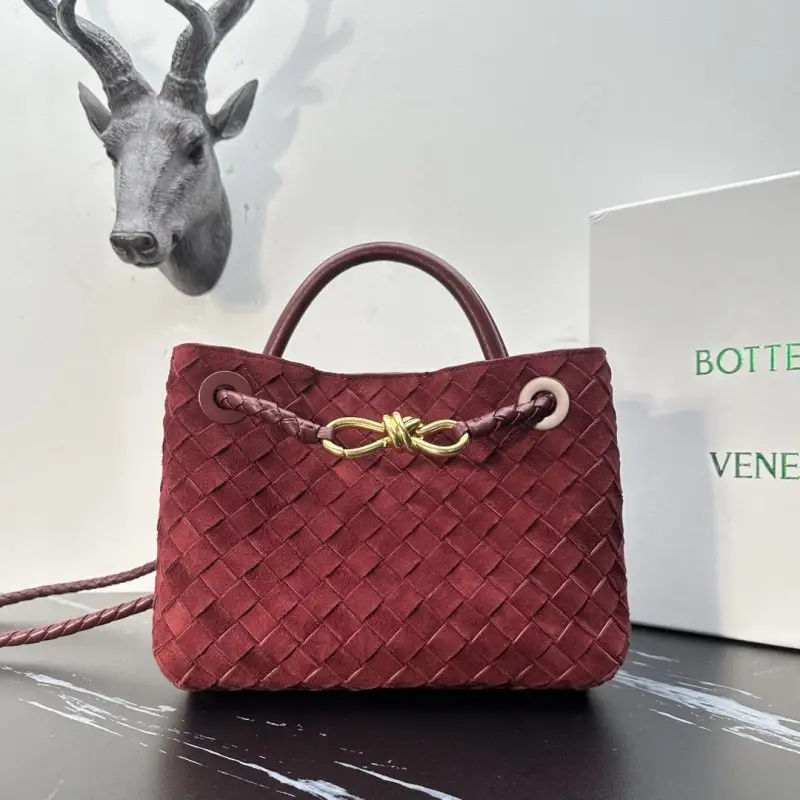Bottega Veneta — Suede a bag BV Andiamo 25 cm