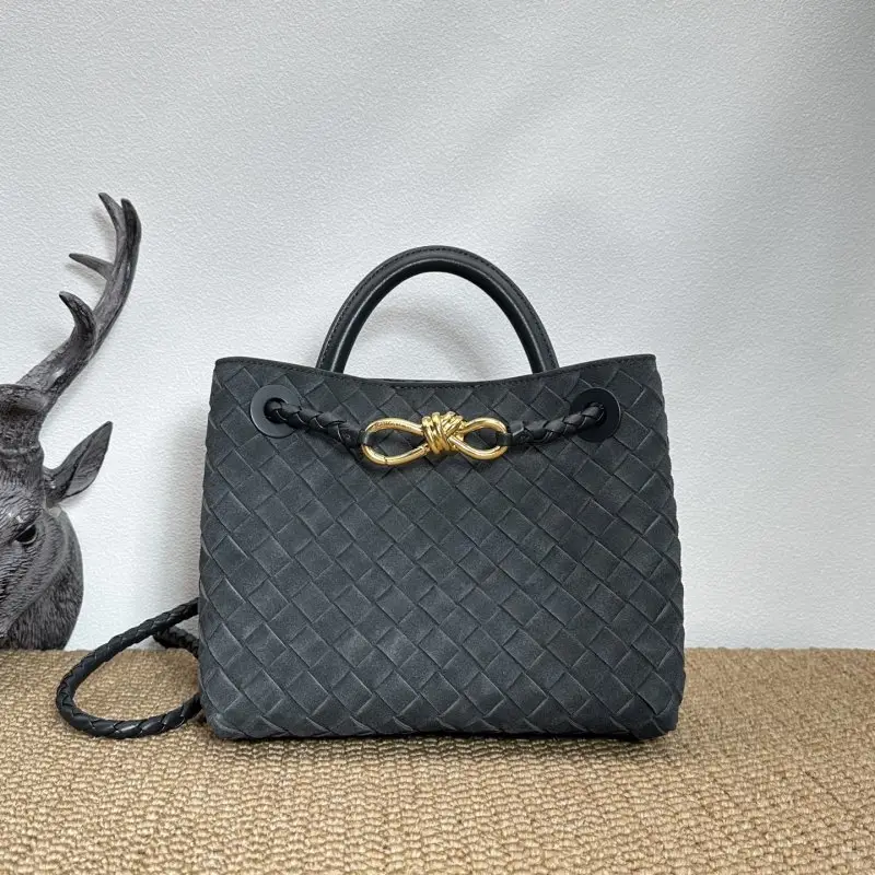 Bottega Veneta — Suede a bag BV Andiamo 25 cm