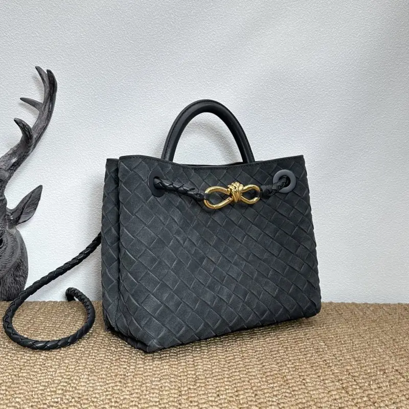 Bottega Veneta Замшева сумка BV Andiamo 25 см — Фото 2