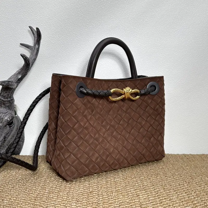 Bottega Veneta Замшева сумка BV Andiamo 25 см — Фото 2