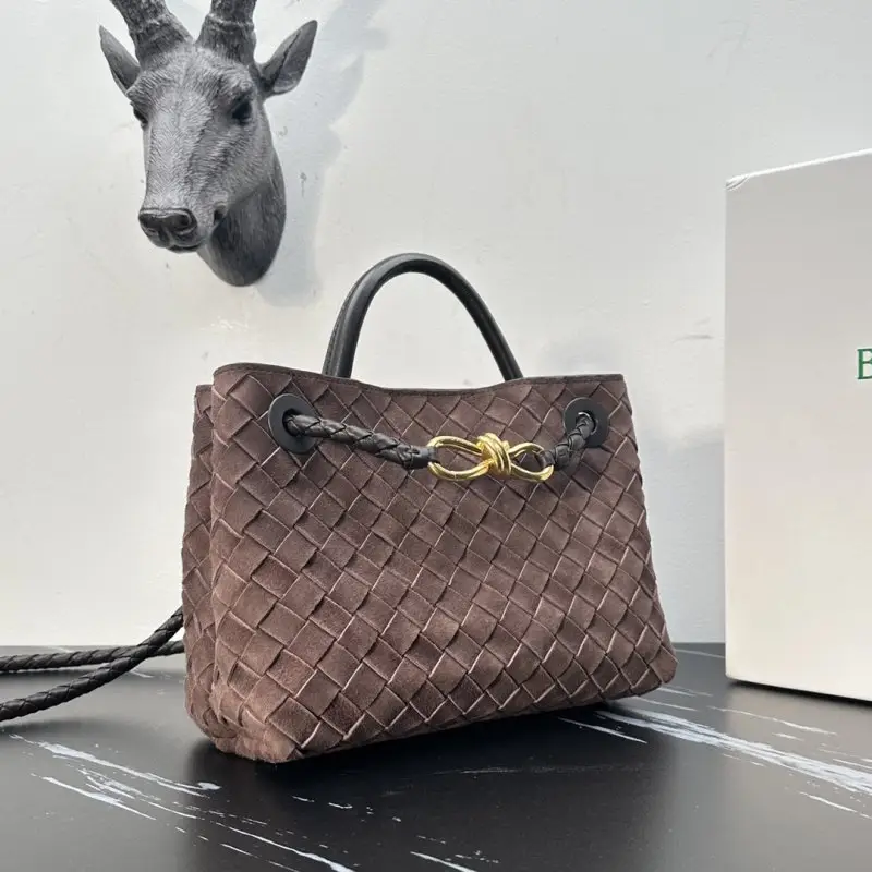 Bottega Veneta Замшевая сумка BV Andiamo 25 см — Фото 2