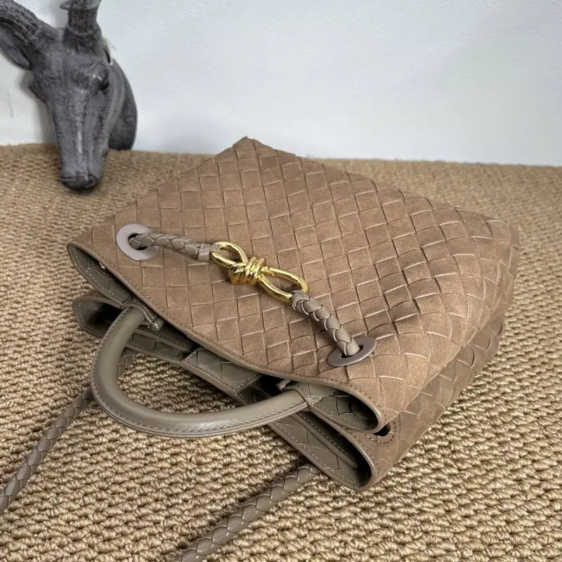 Bottega Veneta Замшева сумка BV Andiamo 25 см — Фото 5