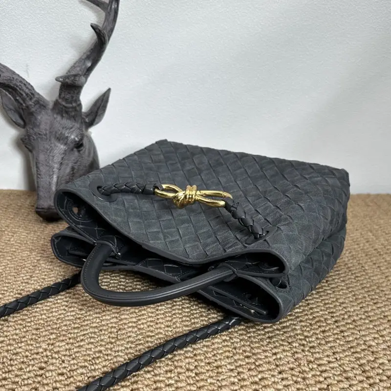 Bottega Veneta Замшева сумка BV Andiamo 25 см — Фото 5