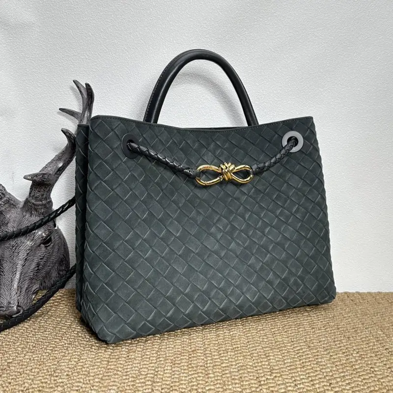 Bottega Veneta Suede a bag BV Andiamo 32 cm — Photo 2
