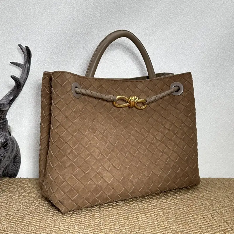 Bottega Veneta Замшевая сумка BV Andiamo 32 см — Фото 2