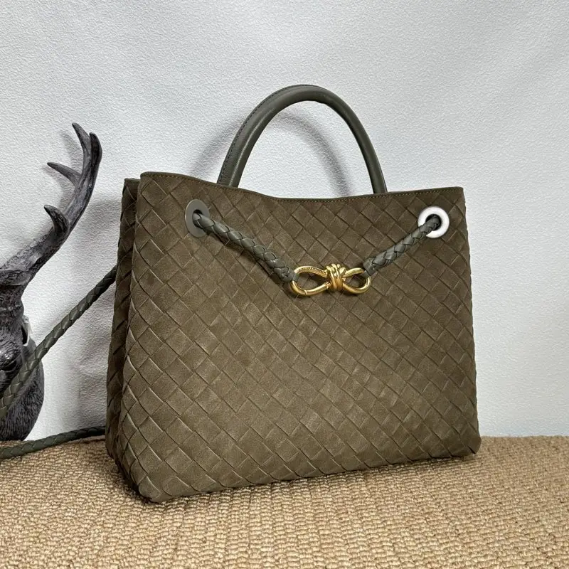 Bottega Veneta Замшева сумка BV Andiamo 32 см — Фото 2
