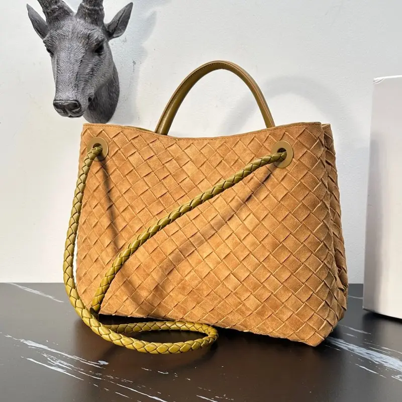 Bottega Veneta Замшева сумка BV Andiamo 32 см — Фото 3