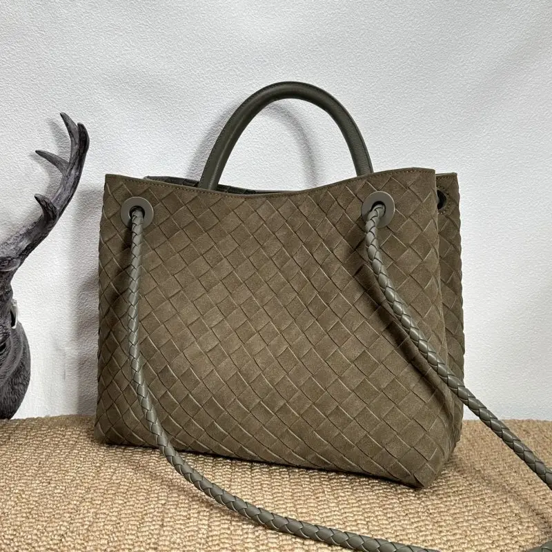 Bottega Veneta Замшева сумка BV Andiamo 32 см — Фото 3