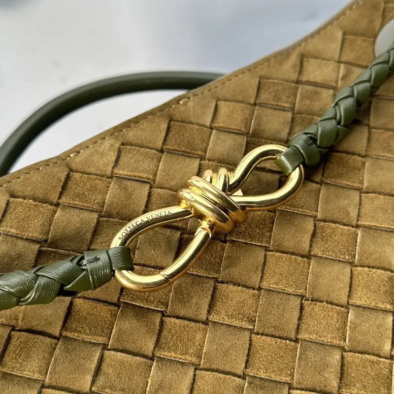 Bottega Veneta Замшева сумка BV Andiamo 32 см — Фото 4