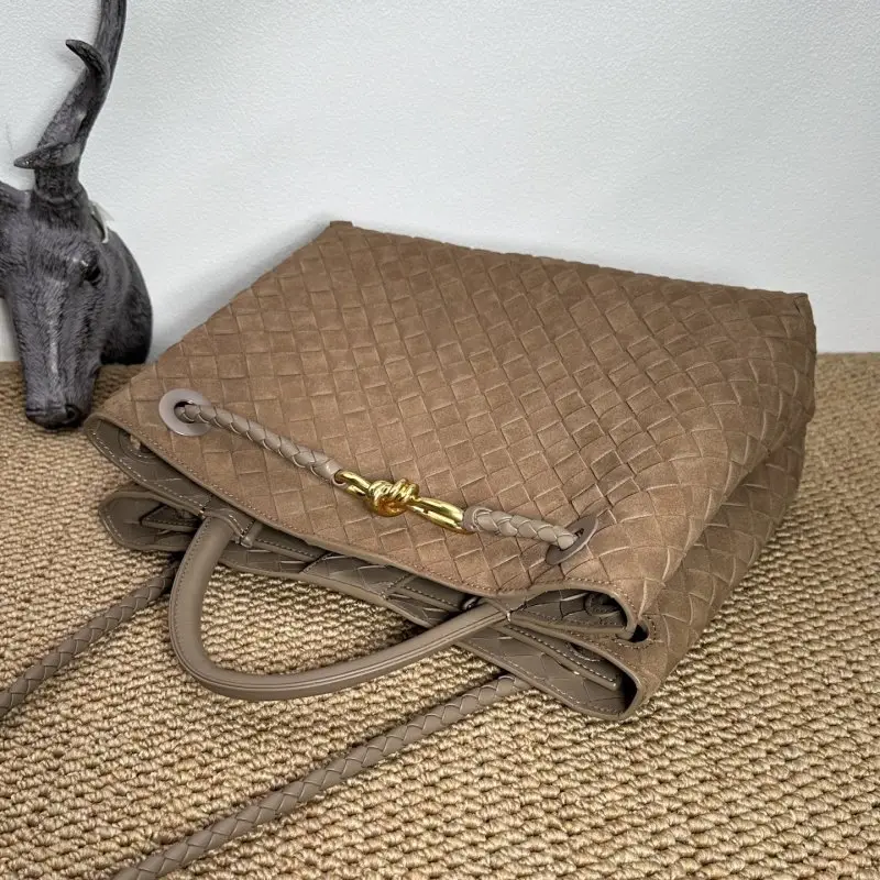 Bottega Veneta Замшевая сумка BV Andiamo 32 см — Фото 5