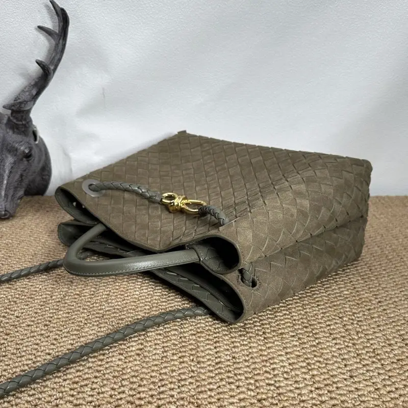 Bottega Veneta Замшева сумка BV Andiamo 32 см — Фото 5