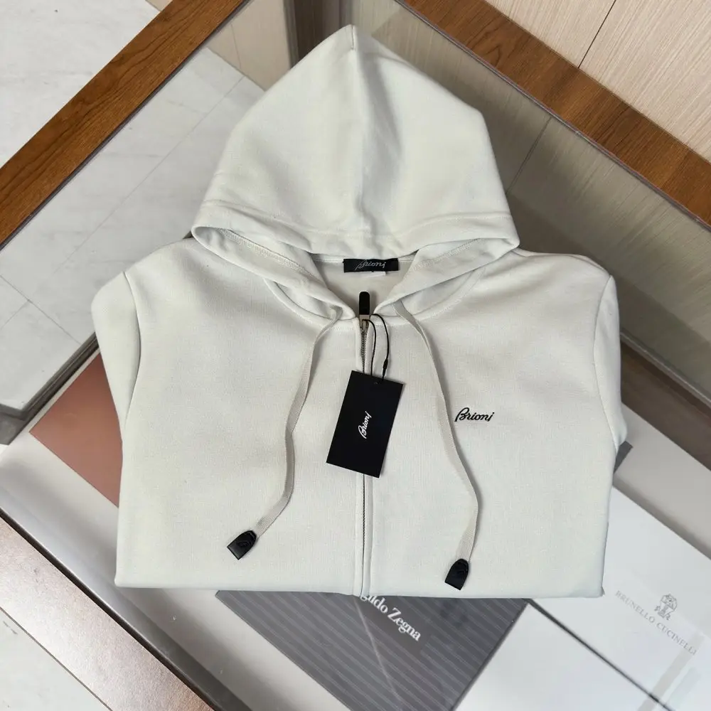 Brioni Костюм мужской — Фото 2