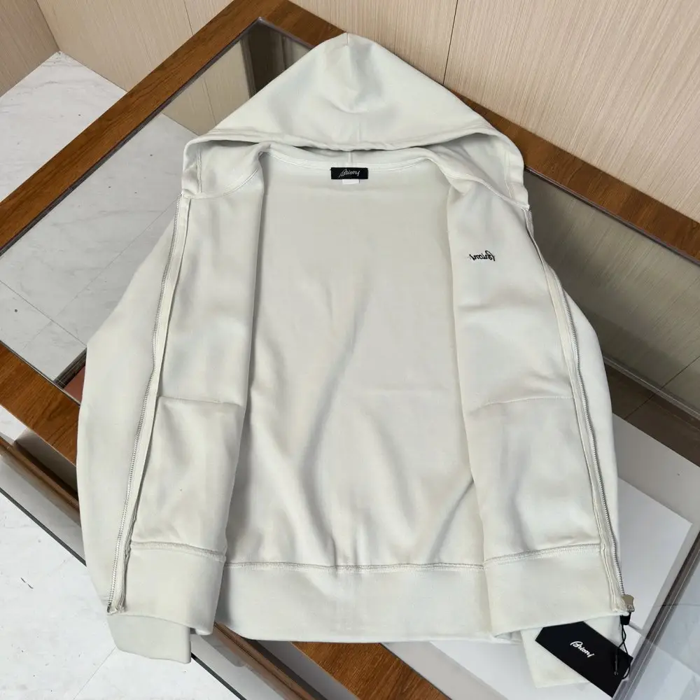 Brioni Костюм мужской — Фото 4