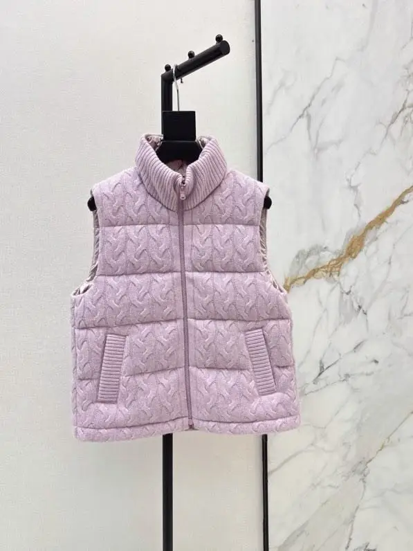 Brunello Cucinelli — Cashmere vest female on feathers