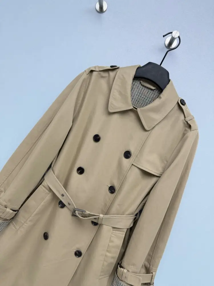 Brunello Cucinelli Classical a long double-breasted trench — Photo 3