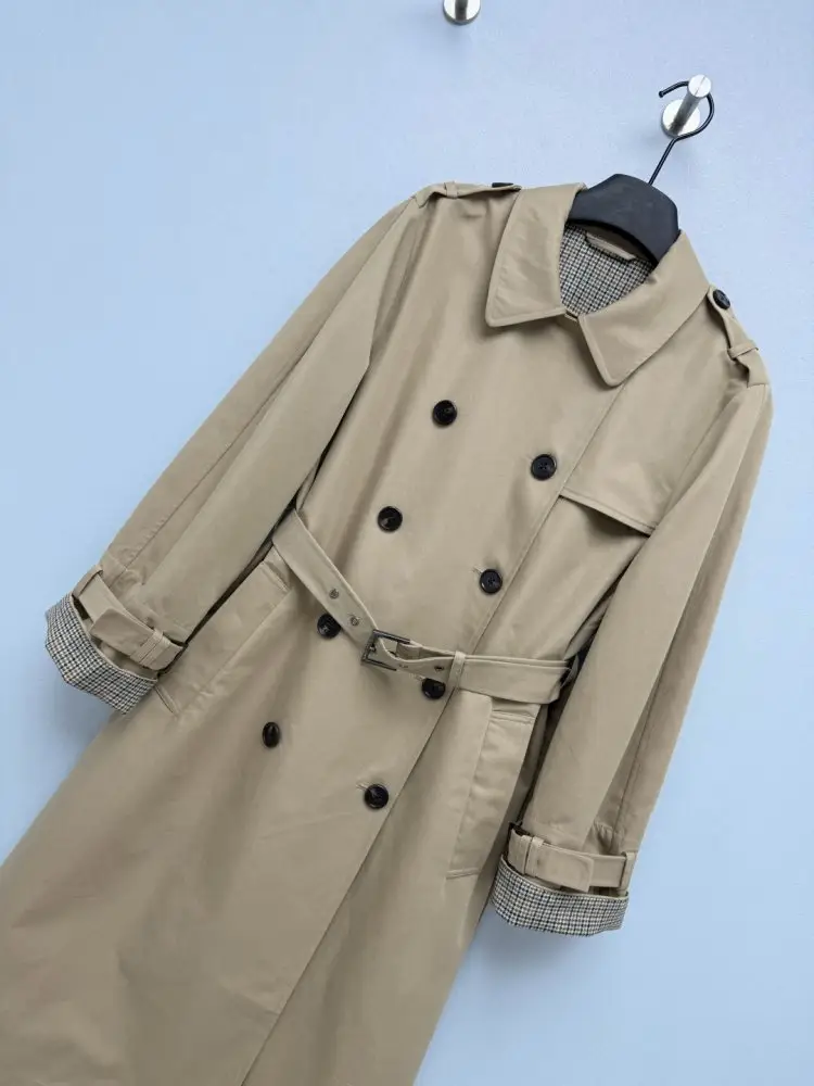 Brunello Cucinelli Classical a long double-breasted trench — Photo 4