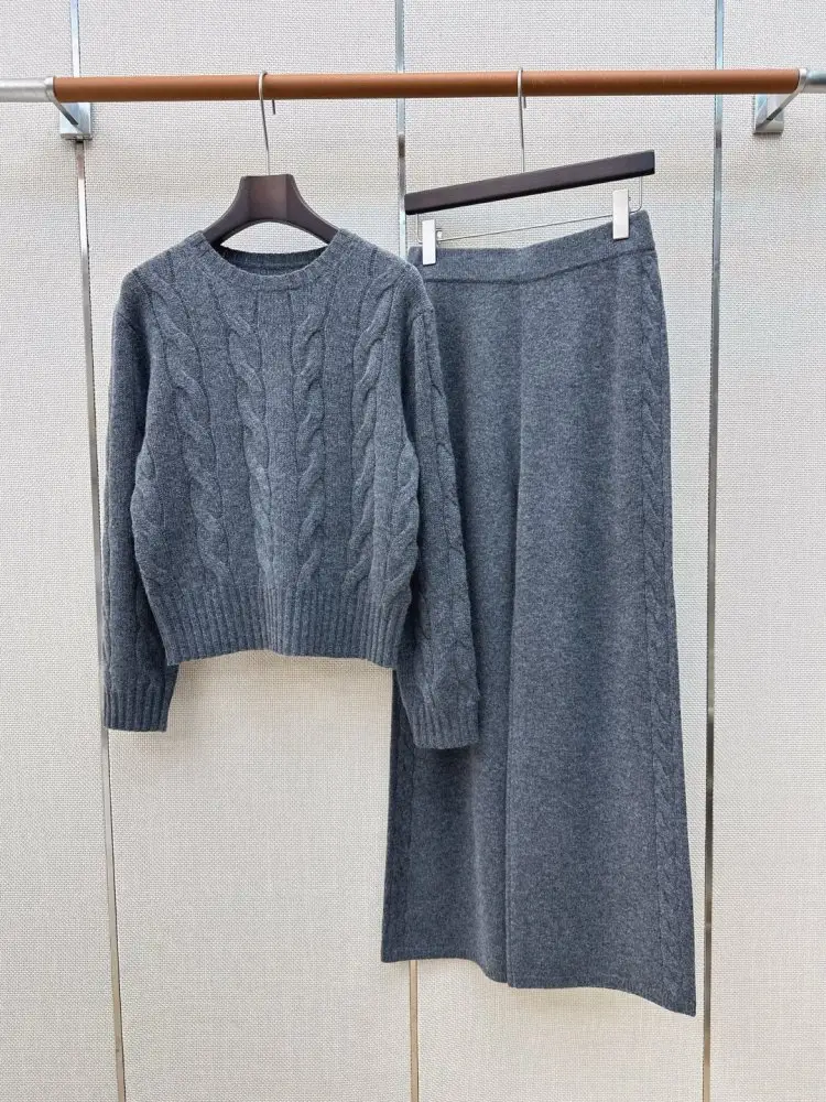 Brunello Cucinelli — Костюм кашеміру жіночий