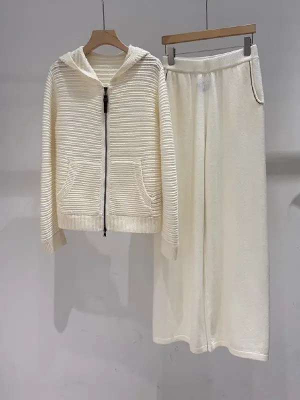 Brunello Cucinelli — Костюм кашеміру жіночий