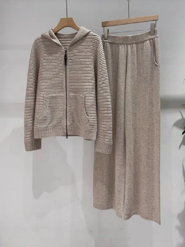 Brunello Cucinelli — Костюм кашеміру жіночий