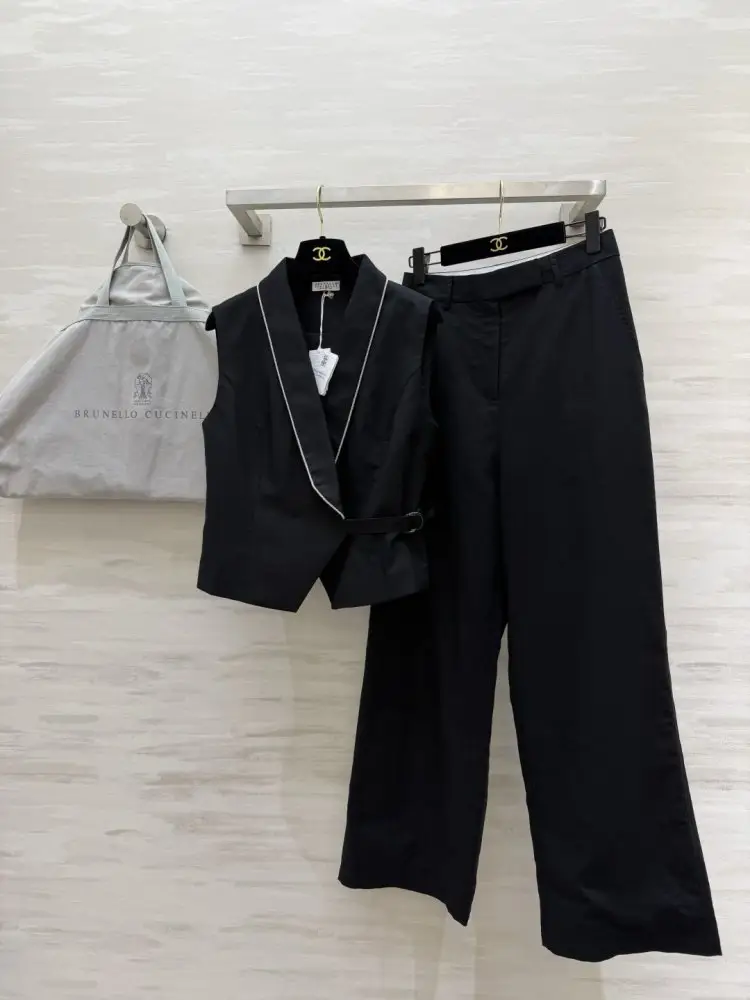 Brunello Cucinelli — Костюм жіночий