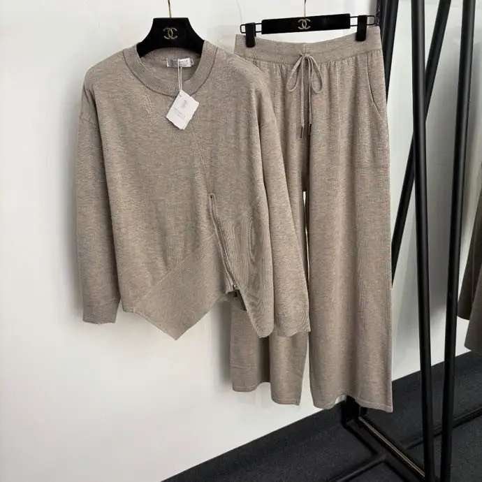 Brunello Cucinelli — Costume female