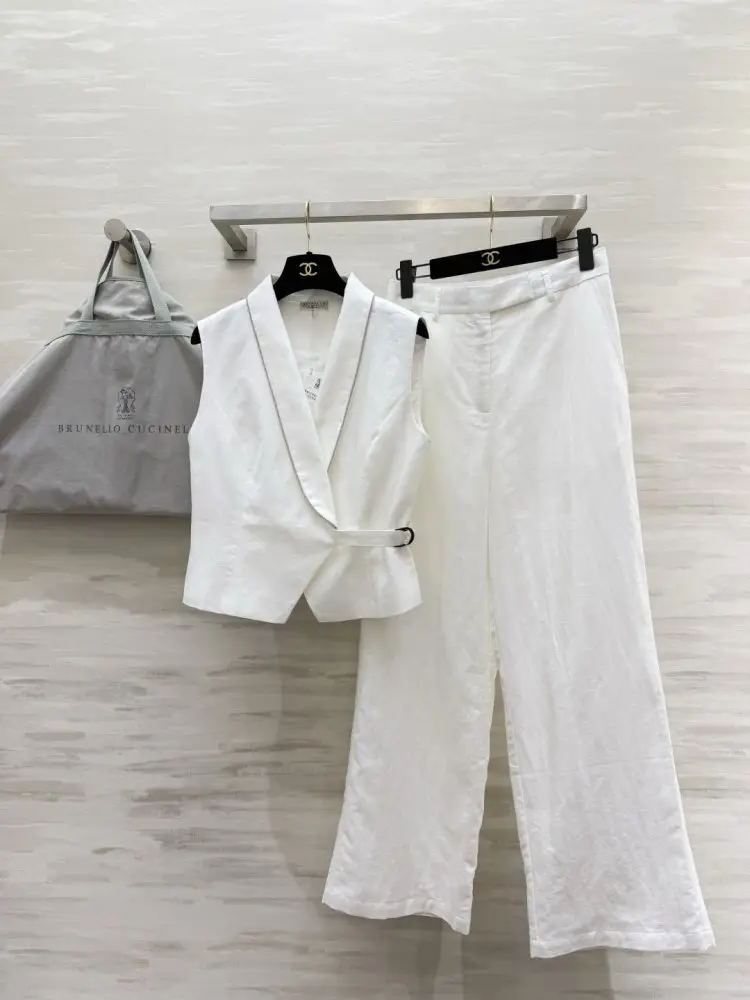 Brunello Cucinelli — Costume female