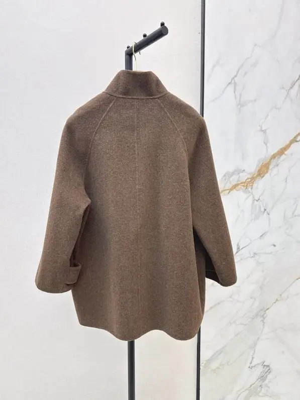 Brunello Cucinelli Delicious and stylish coat of cashmere — Photo 5
