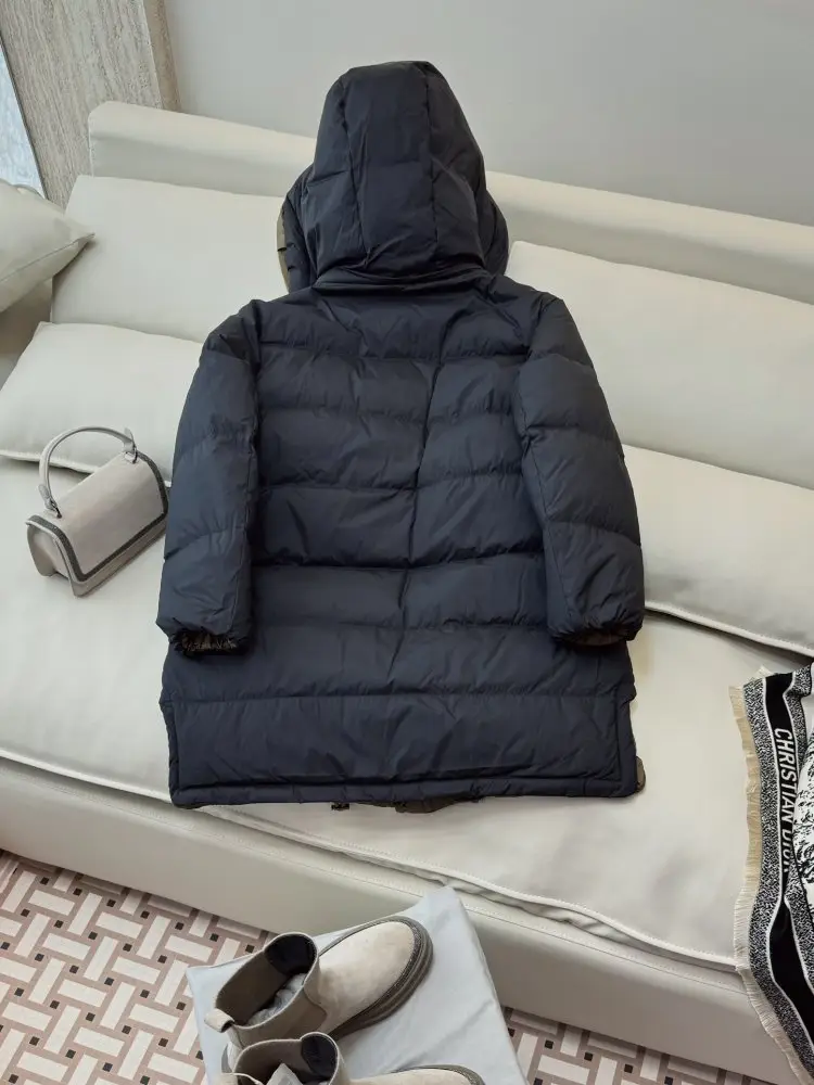 Brunello Cucinelli Down jacket female — Photo 4
