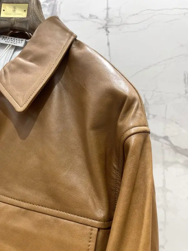 Brunello Cucinelli Кожаная куртка женская — Фото 4