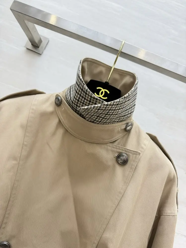 Brunello Cucinelli Short double-breasted trench colors khaki — Photo 2