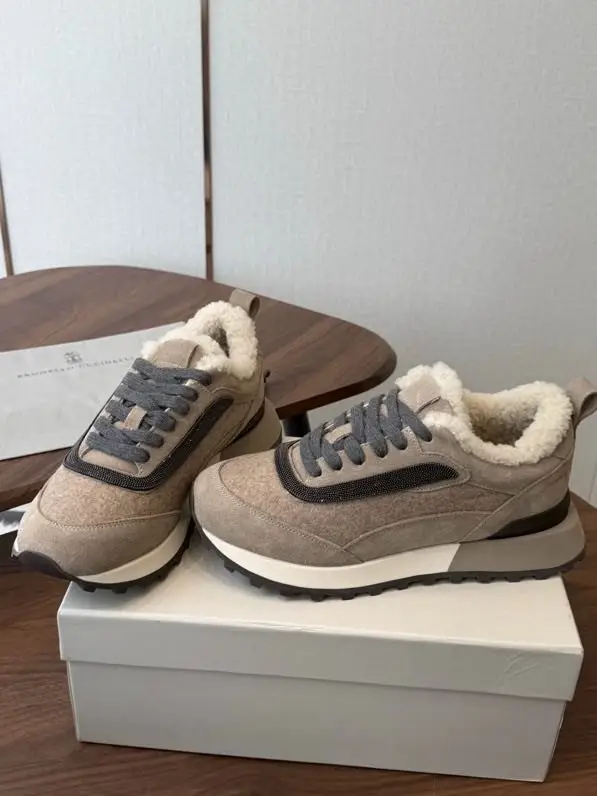 Sneakers women's