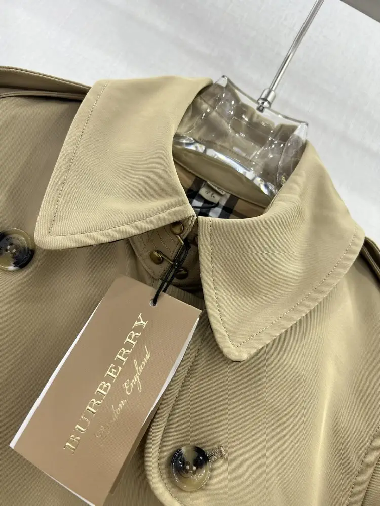 Burberry Classical a long trench Kensington — Photo 2