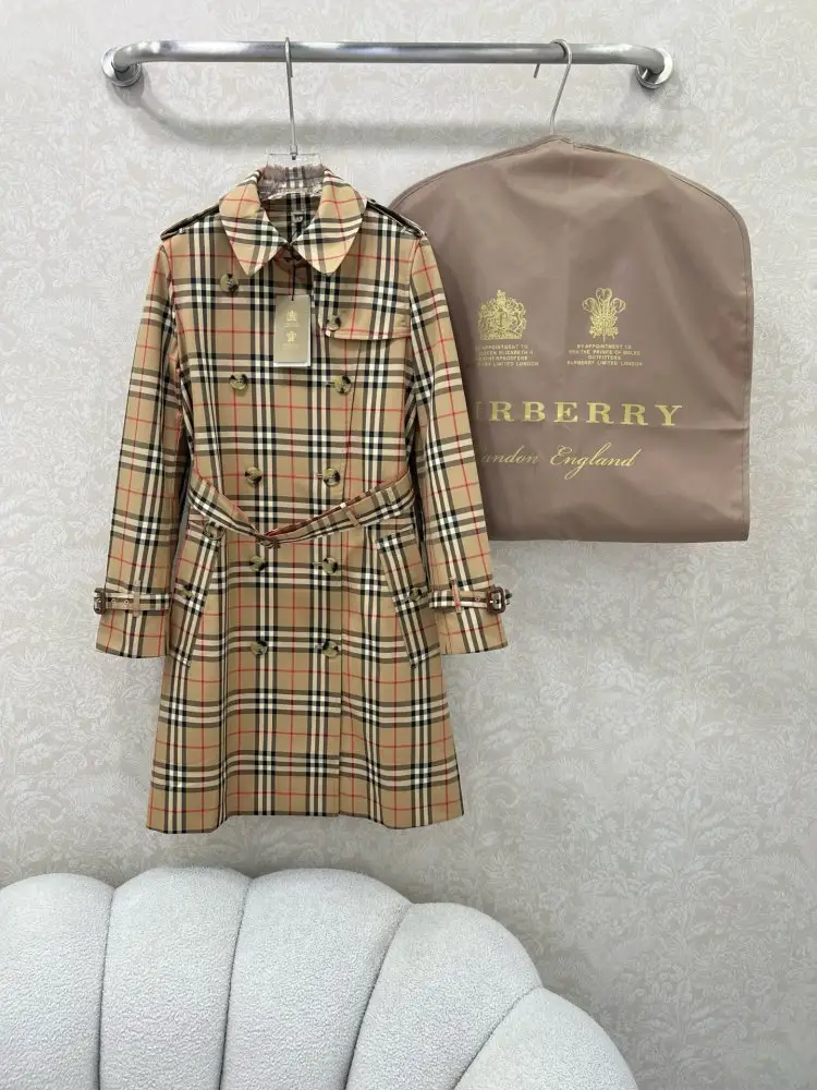 Burberry — Класичний тренч