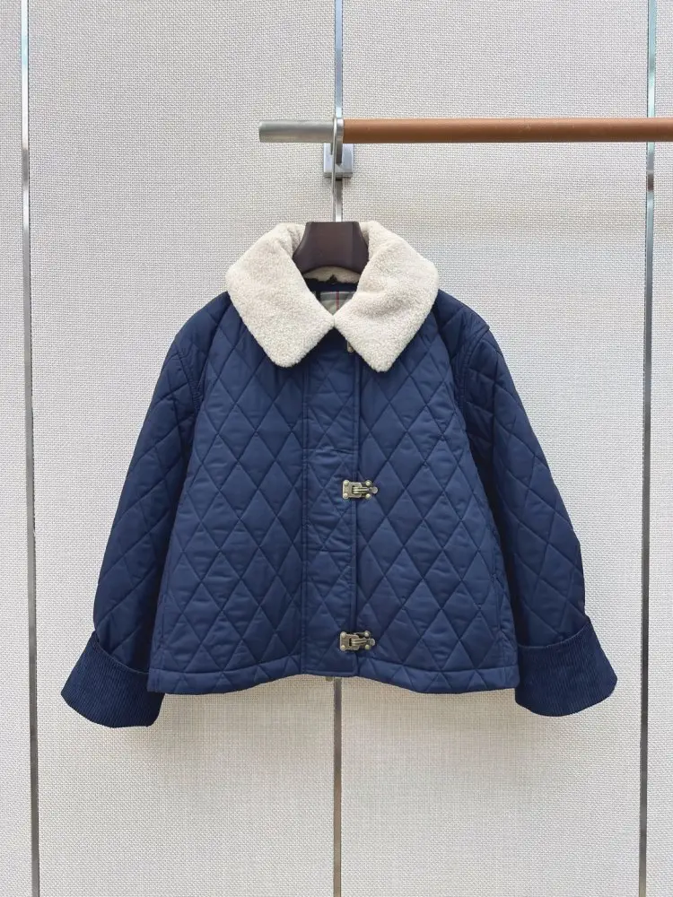 Burberry — Пальто-накидка в стилі кейп з відстібається хутряним коміром