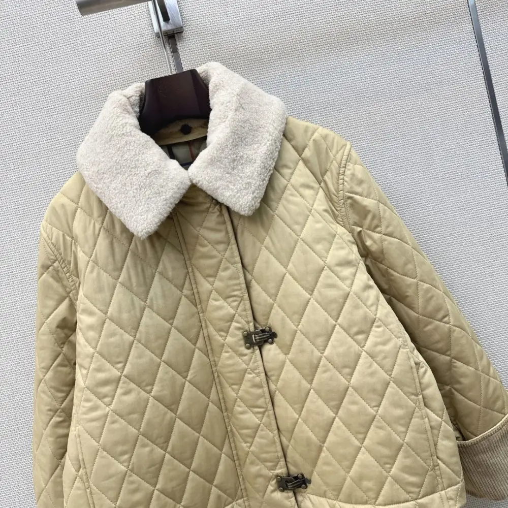 Burberry Пальто-накидка в стилі кейп з відстібається хутряним коміром — Фото 2