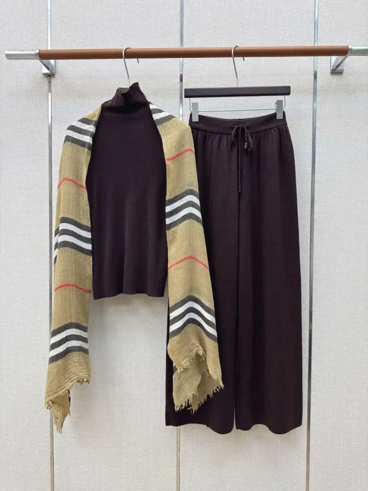 Burberry Костюм женский — Фото 2
