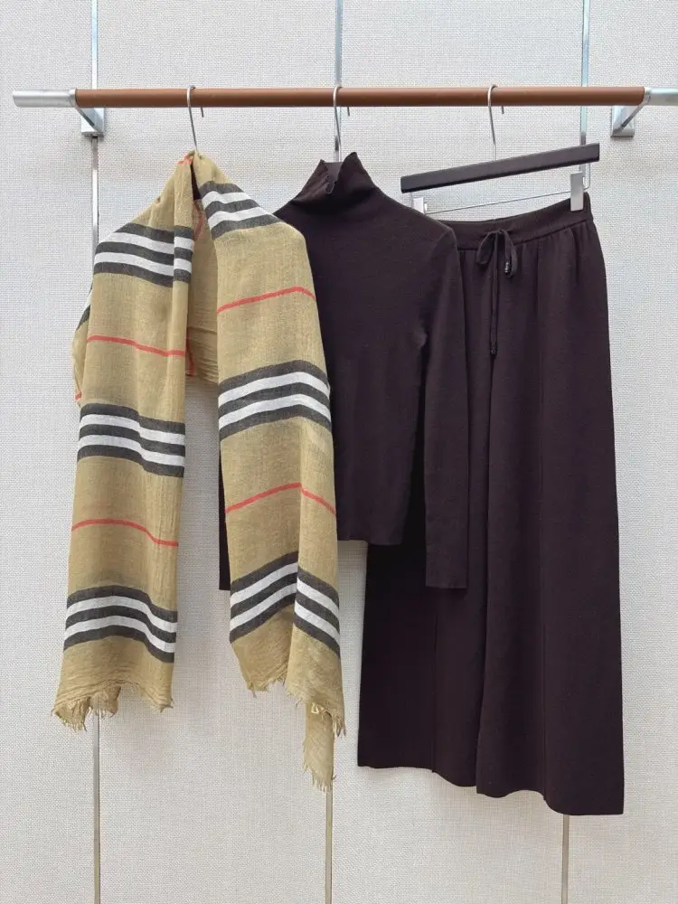 Burberry Костюм женский — Фото 3