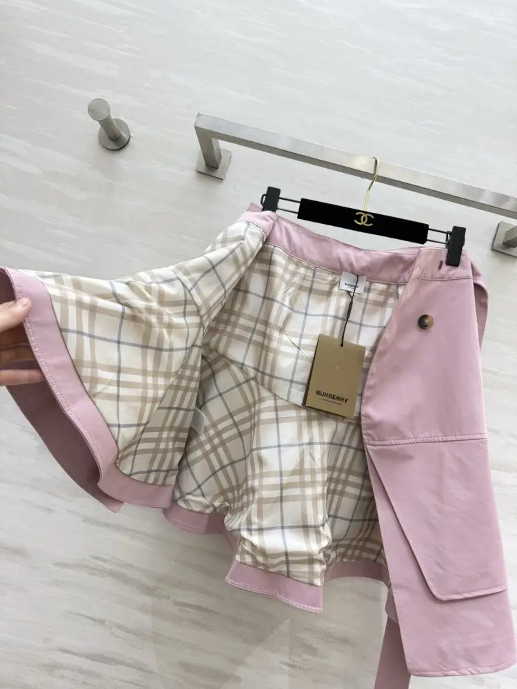 Burberry Costume female — Photo 5