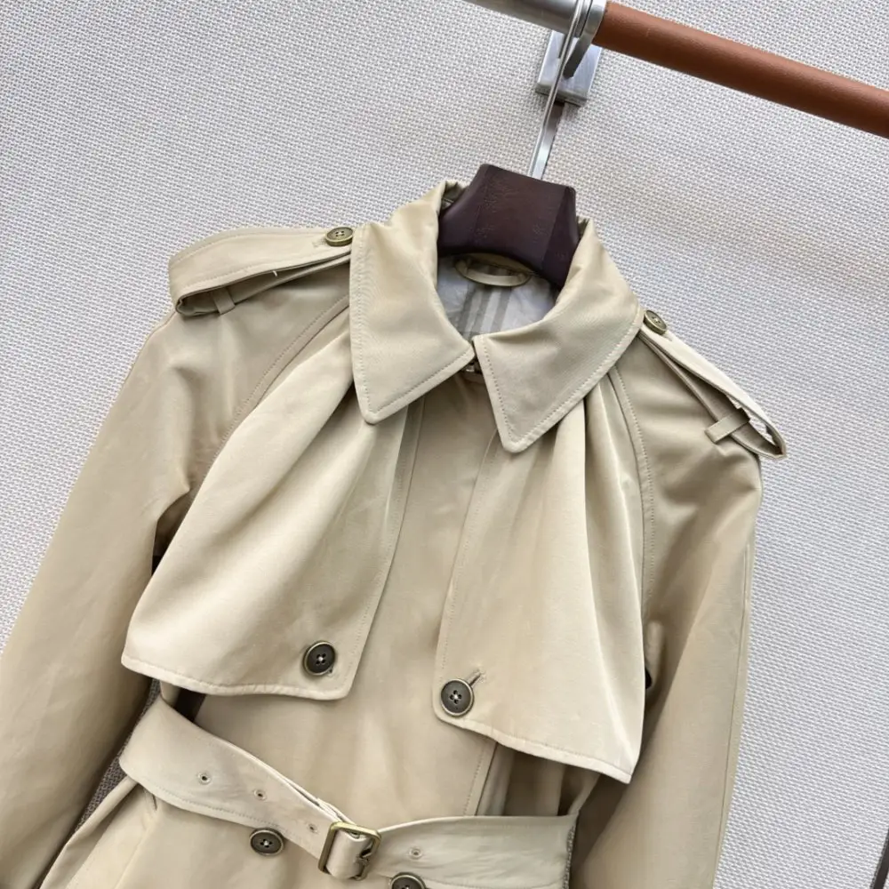 Burberry Двубортный тренч средней длины с оборками по низу — Фото 3