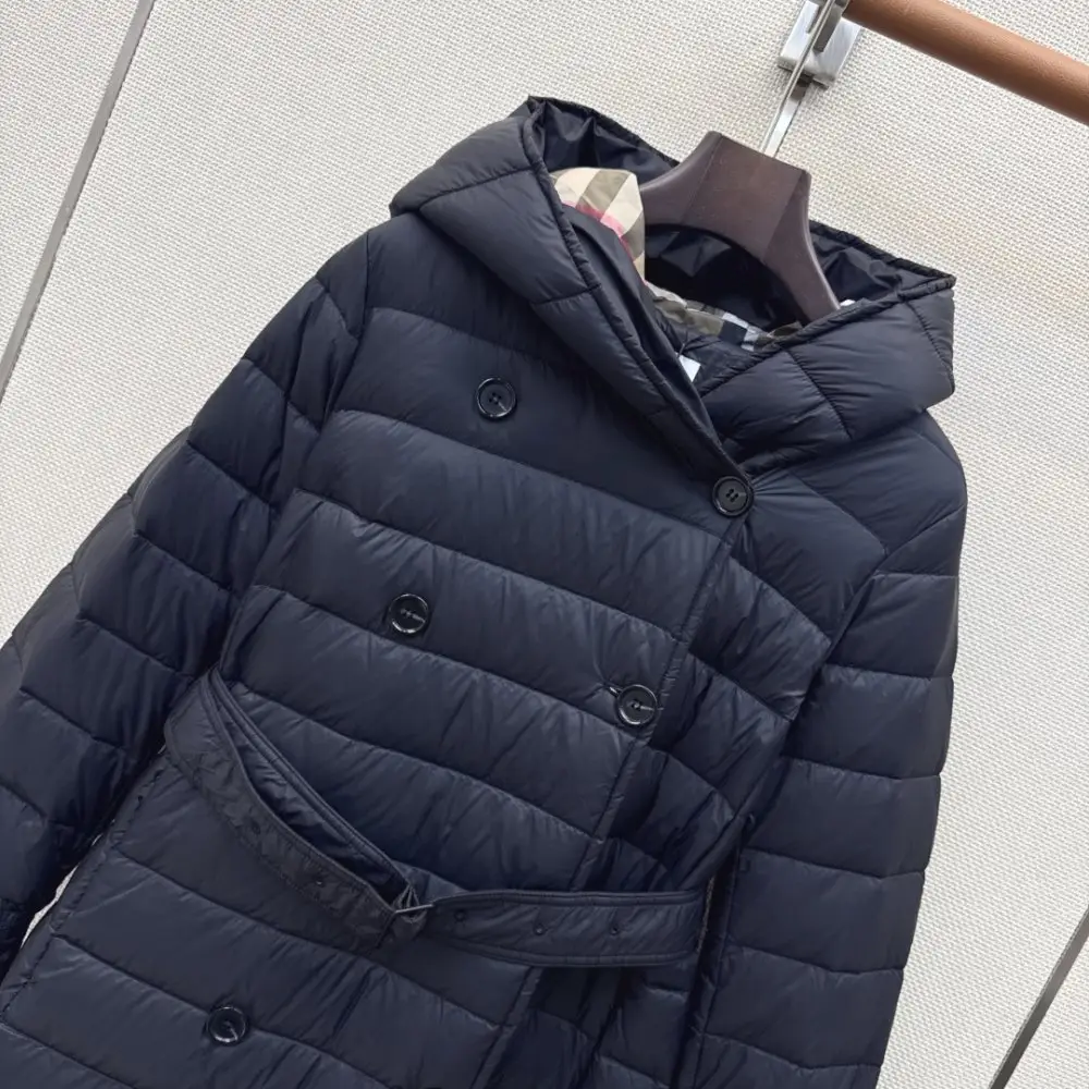 Burberry Пуховик жіночий двобортний з капюшоном — Фото 3