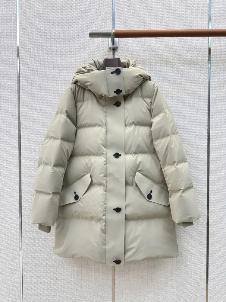 Burberry — Пуховик жіночий