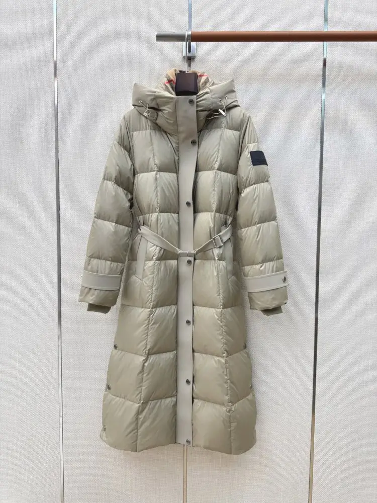 Burberry — Пуховик жіночий
