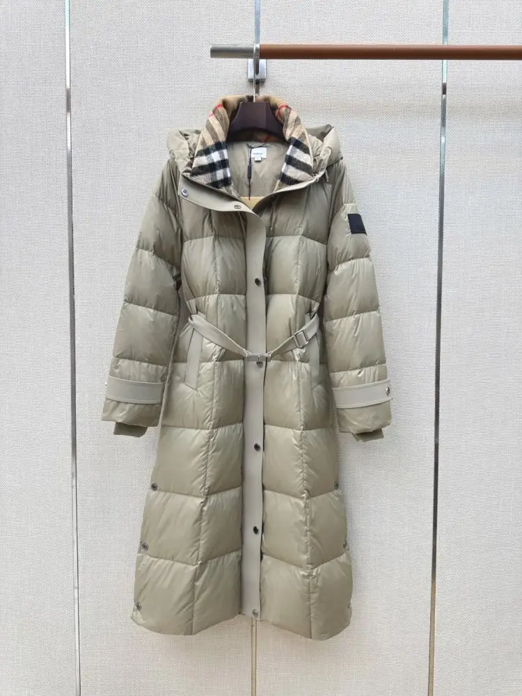 Burberry Down jacket female — Photo 2