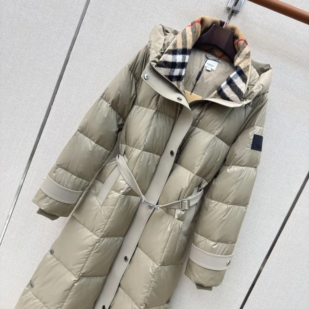 Burberry Down jacket female — Photo 3