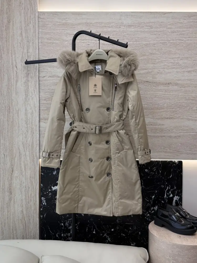 Burberry — Двубортная куртка на пуху зі знімним коміром з лисячого хутра