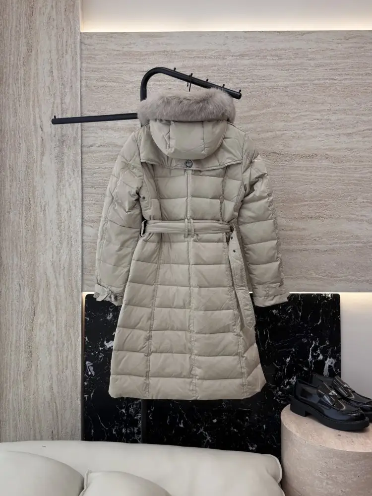 Burberry Двубортная куртка на пуху зі знімним коміром з лисячого хутра — Фото 2