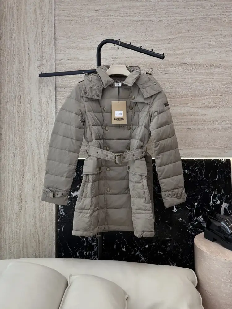 Burberry — Двубортная куртка на пуху
