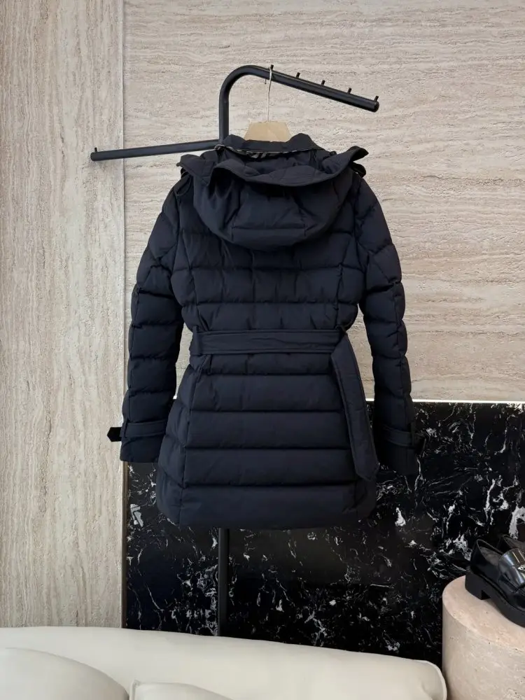 Burberry Двубортная короткая пуховая куртка — Фото 2