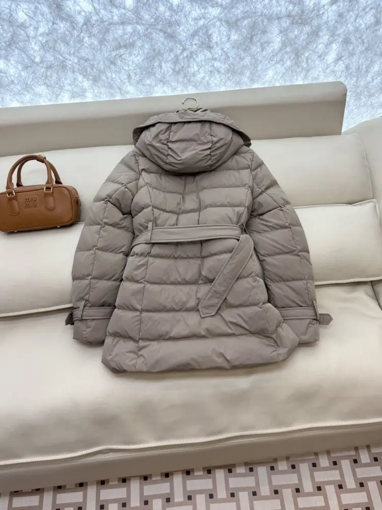 Burberry Двубортная short feather jacket — Photo 4