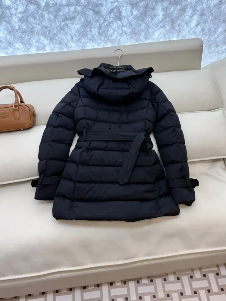 Burberry Двубортная короткая пуховая куртка — Фото 4